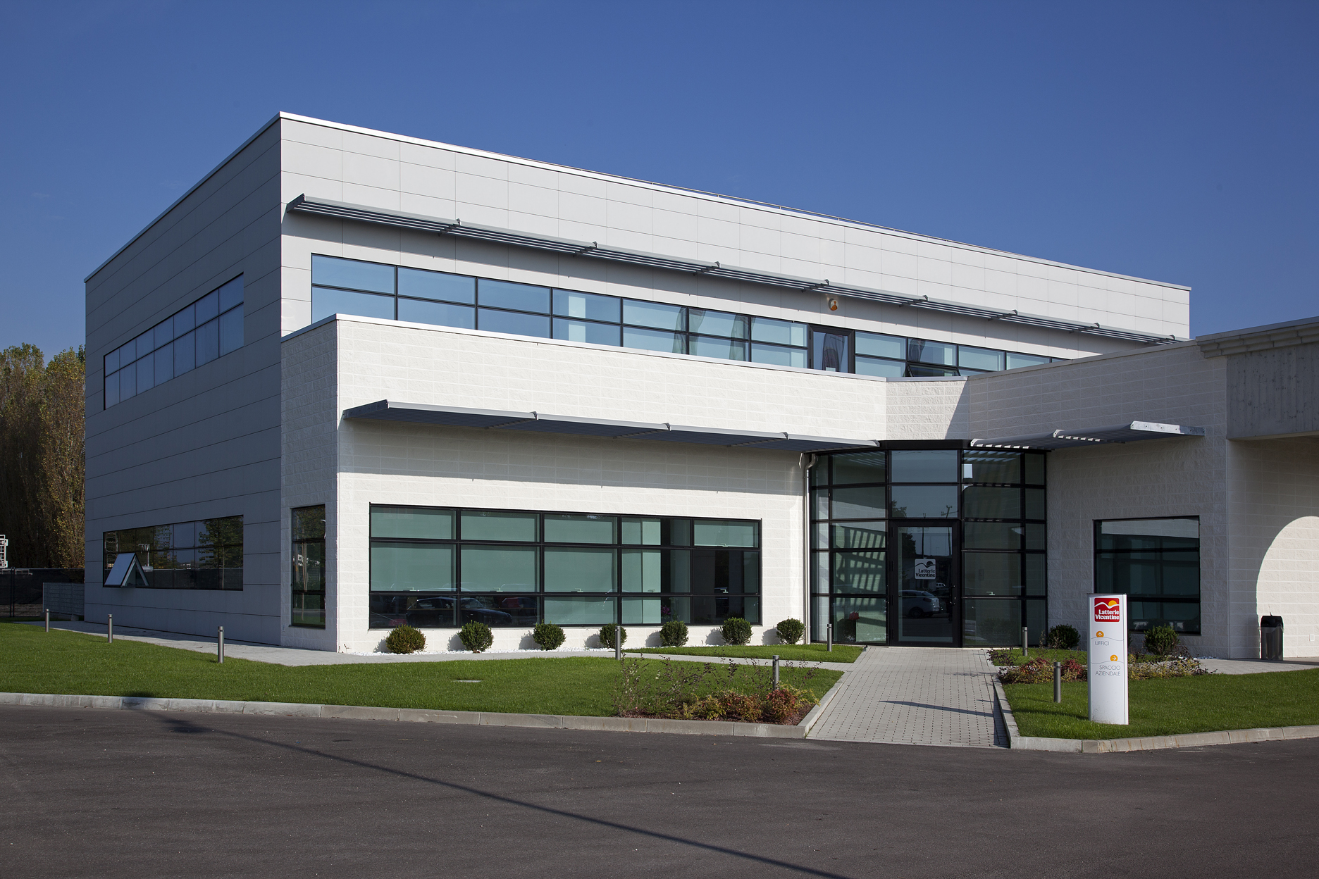 Modern Porcelaingres company building.